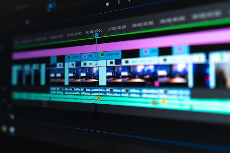Caméra de cinéma professionnelle installée en studio d'enregistrement
